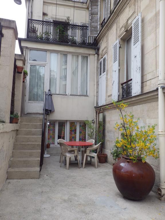 Appartement 2 Pièces Proche du Sacré Coeur Parigi Camera foto